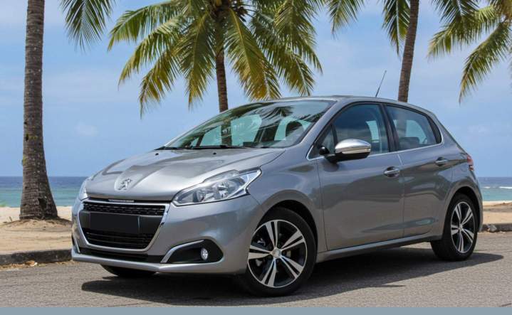 Location de voiture citadine moderne Guadeloupe